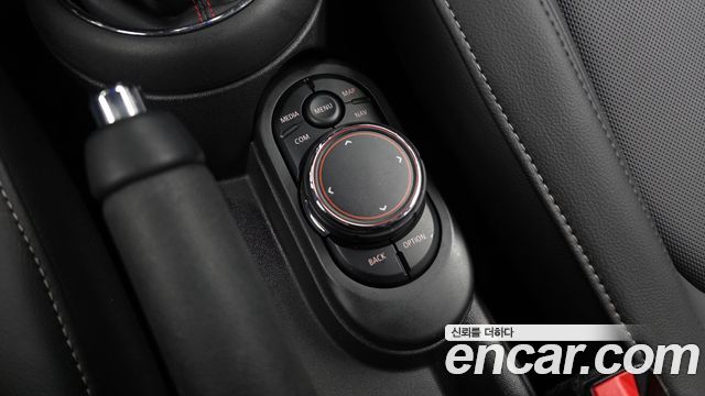 Mini Cooper 2019 — photo 16