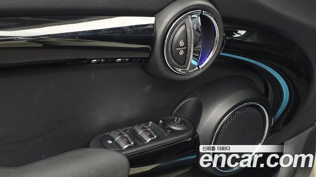 Mini Cooper 2019 — photo 30
