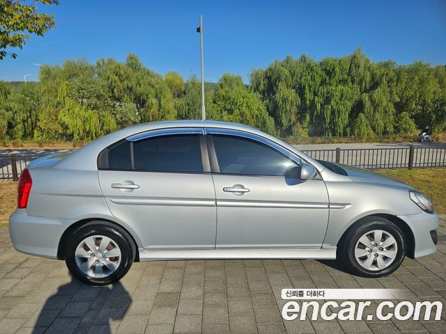 Hyundai Verna 2010 — photo 4