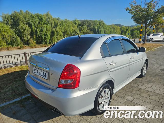Hyundai Verna 2010 — photo 5