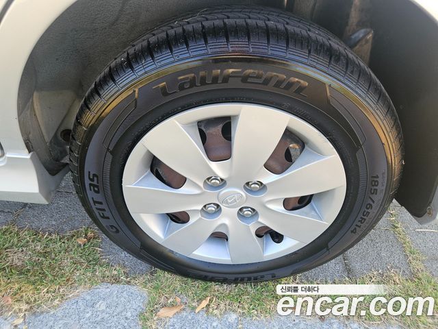 Hyundai Verna 2010 — photo 19
