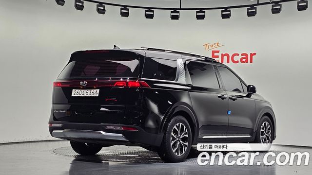 Kia Canival 2021 — photo 2