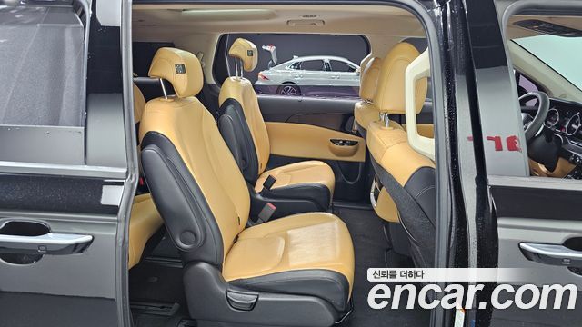 Kia Canival 2021 — photo 17
