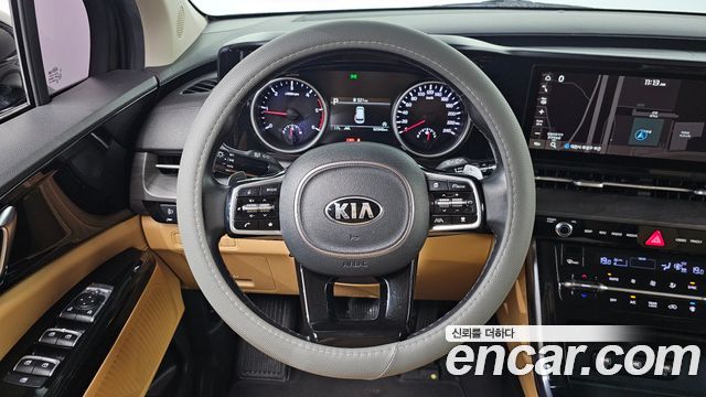Kia Canival 2021 — photo 20