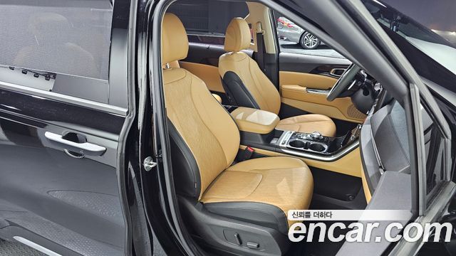 Kia Canival 2021 — photo 16
