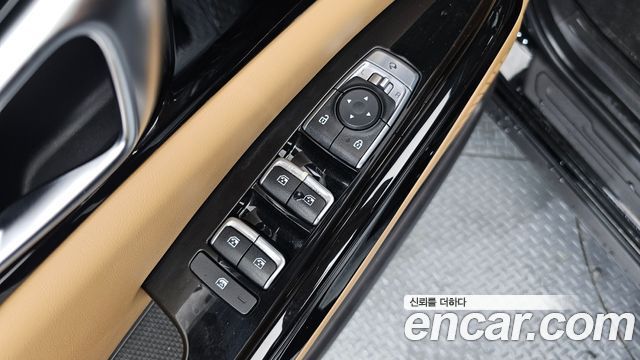Kia Canival 2021 — photo 28
