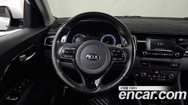 Kia Niro 2017 — photo 19
