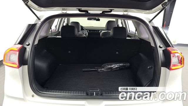 Kia Niro 2017 — photo 26
