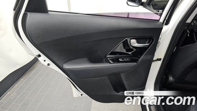 Kia Niro 2017 — photo 15