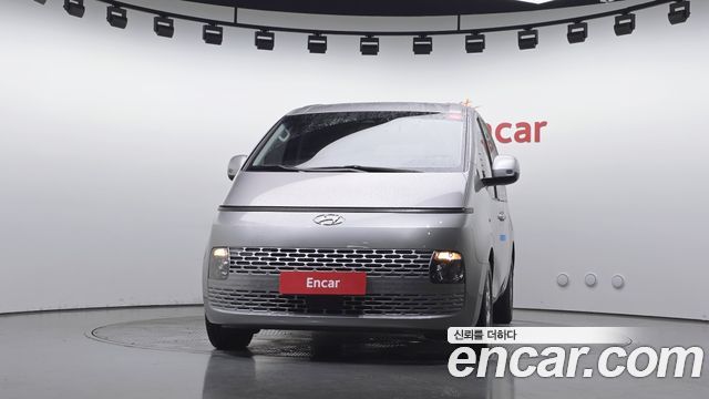 Hyundai Staria 2022 — photo 3