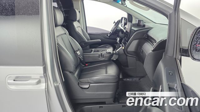Hyundai Staria 2022 — photo 16