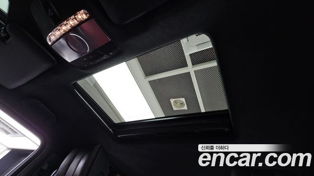 Mercedes-Benz G-Class 2019 — photo 23
