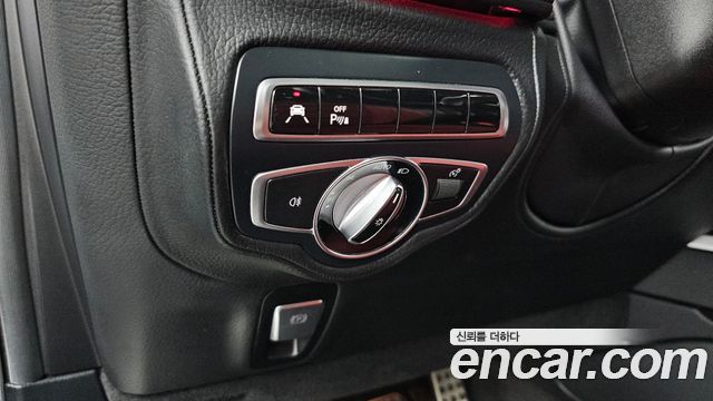 Mercedes-Benz G-Class 2019 — photo 24