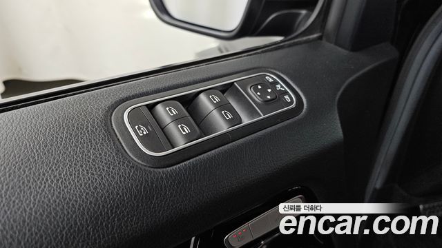 Mercedes-Benz G-Class 2019 — photo 29