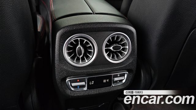Mercedes-Benz G-Class 2019 — photo 32