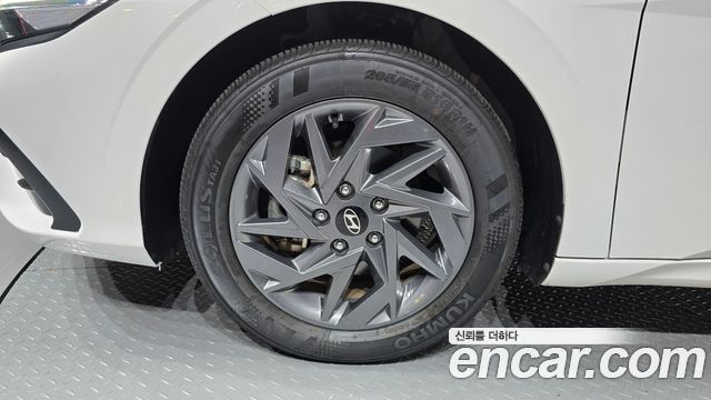 Hyundai AVANTE 2025 — photo 5