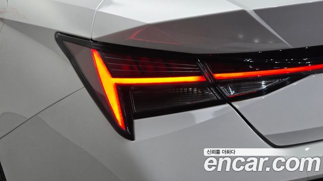 Hyundai AVANTE 2025 — photo 9