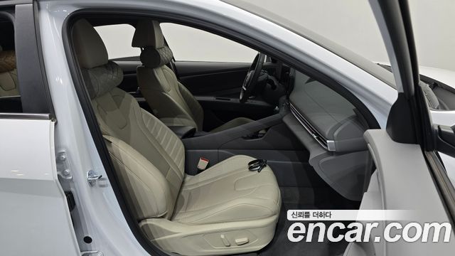 Hyundai AVANTE 2025 — photo 16