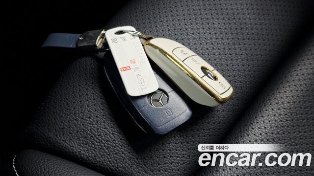 Mercedes-Benz GLC-Class 2021 — photo 22