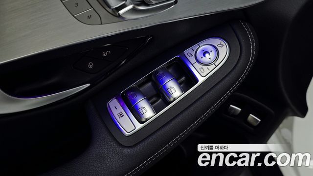 Mercedes-Benz GLC-Class 2021 — photo 28