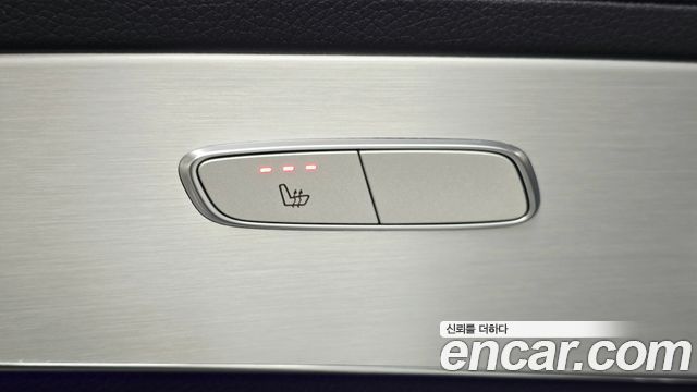 Mercedes-Benz GLC-Class 2021 — photo 29