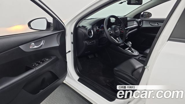 Kia K3 2023 — photo 10