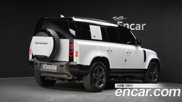 Land Rover Defender 2024 — photo 2