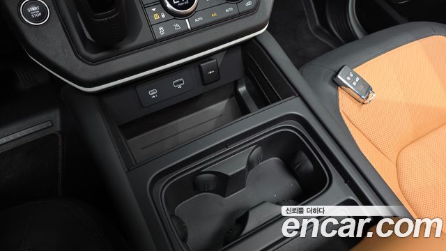 Land Rover Defender 2024 — photo 9