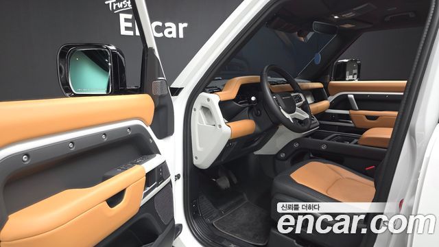 Land Rover Defender 2024 — photo 10