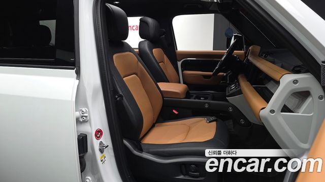 Land Rover Defender 2024 — photo 11
