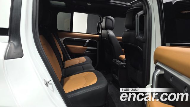 Land Rover Defender 2024 — photo 12