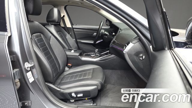 BMW 3-Series 2021 — photo 17