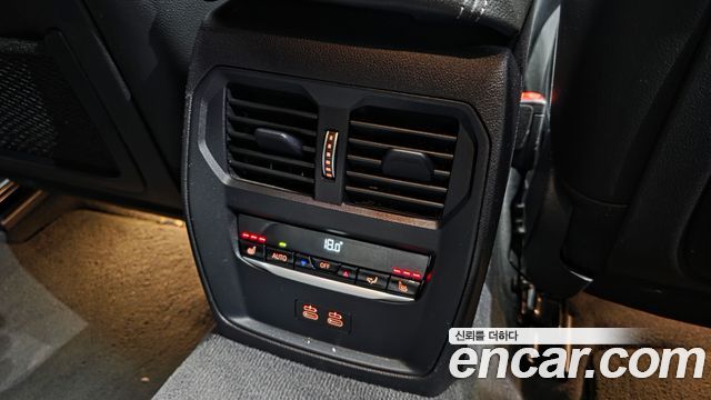 BMW 3-Series 2021 — photo 25