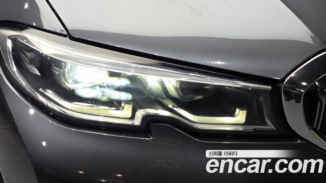 BMW 3-Series 2021 — photo 8