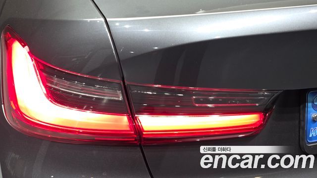 BMW 3-Series 2021 — photo 9