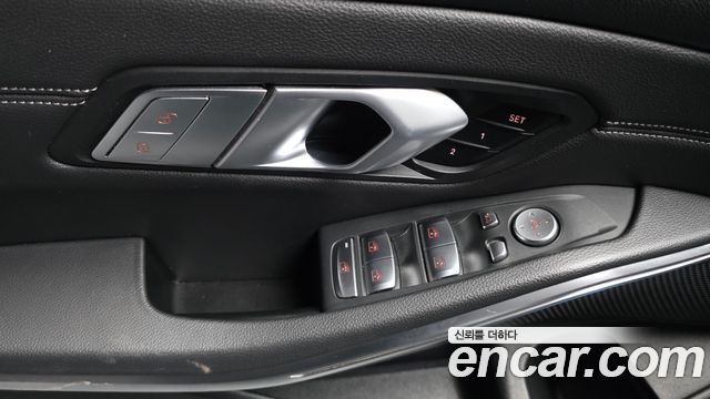 BMW 3-Series 2021 — photo 28