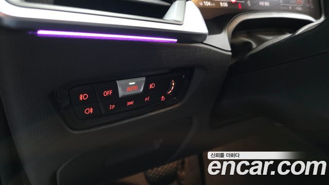 BMW 3-Series 2021 — photo 29