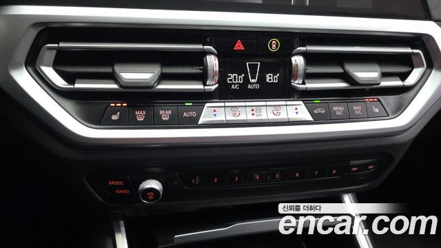 BMW 3-Series 2021 — photo 30