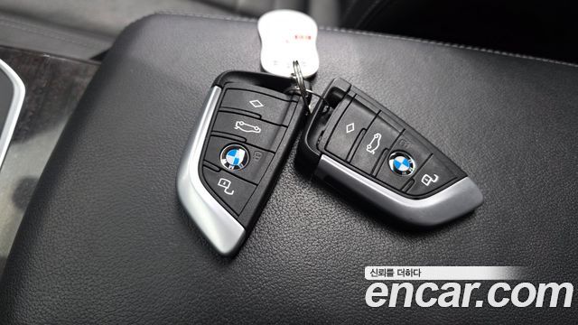 BMW 3-Series 2021 — photo 34