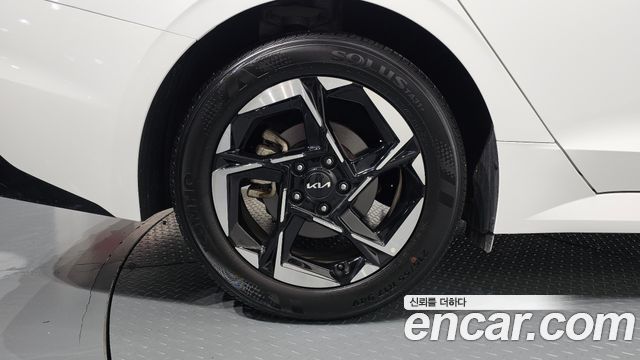 Kia K5 2025 — photo 5