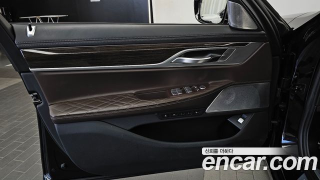 BMW 7-Series 2022 — photo 14