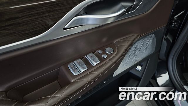 BMW 7-Series 2022 — photo 30