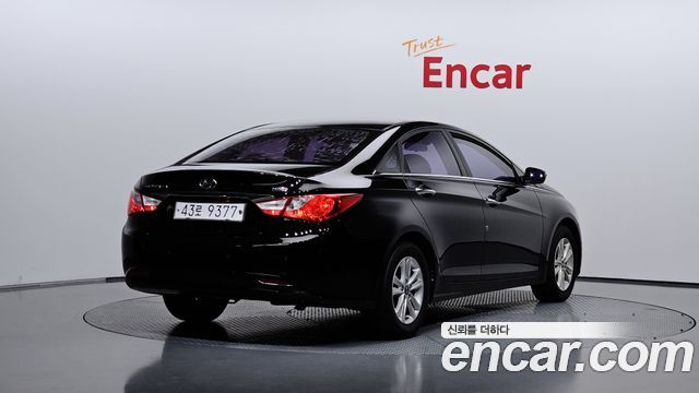 Hyundai Sonata 2010 — photo 2