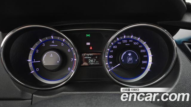 Hyundai Sonata 2010 — photo 8