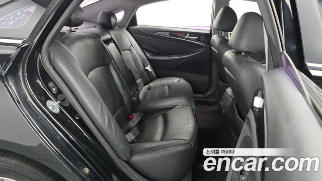 Hyundai Sonata 2010 — photo 11
