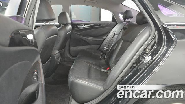 Hyundai Sonata 2010 — photo 12