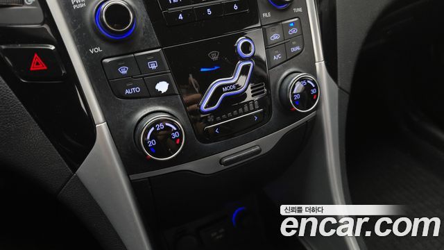 Hyundai Sonata 2010 — photo 15