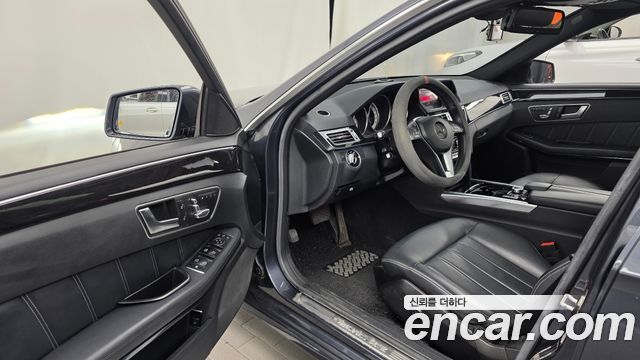 Mercedes-Benz E-Class 2016 — photo 10
