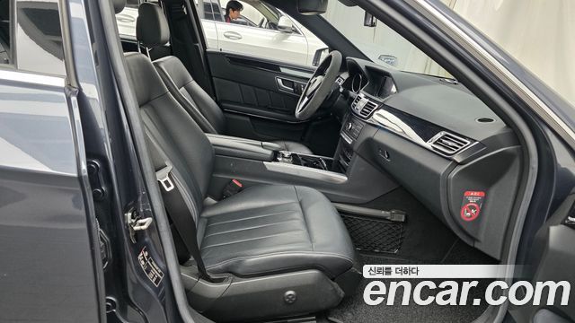 Mercedes-Benz E-Class 2016 — photo 11
