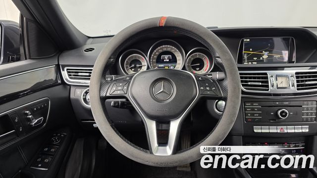 Mercedes-Benz E-Class 2016 — photo 13